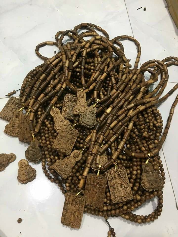 Chuỗi vòng gỗ trầm hương mặt bản mệnh tự nhiên đốt trúc thơm vĩnh viễn(mặt tùy chọn)