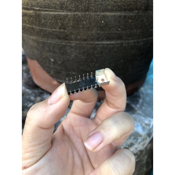 ic LA4160.
