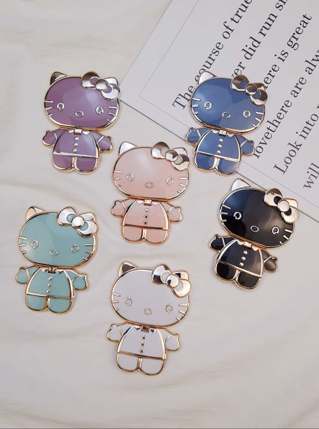 Giá đỡ kèm gương Hello Kitty