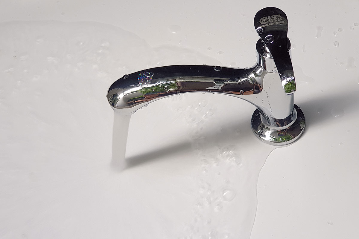 (Có video) Vòi lavabo lạnh Eurolife EL-LL115 (Trắng bạc)
