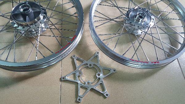 bánh căm sonic đùm mạ crom kèm lòng dĩa cnc niềng nhôm dale full vỏ ruột maxxis trước sau lắp sonic 150 như zin không cần chế