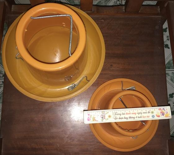 Máng Ăn Thức Ăn Khô Cho Gà Vịt Size S