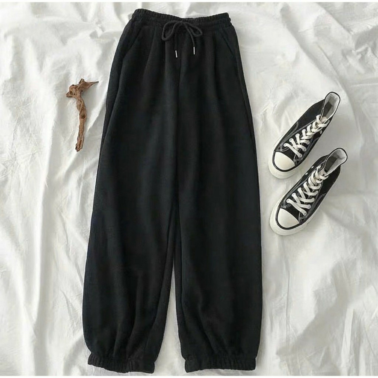 Quần jogger nữ bo gấu trơn vải thun da cá