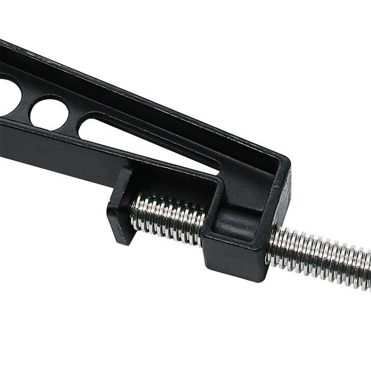 Kẹp cố định lỗ khoan chéo.