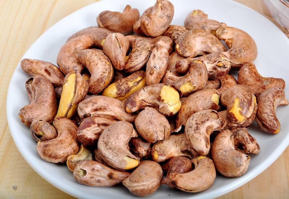 Hạt Điều vỏ lụa Rang Muối Loại A - túi zip 100g