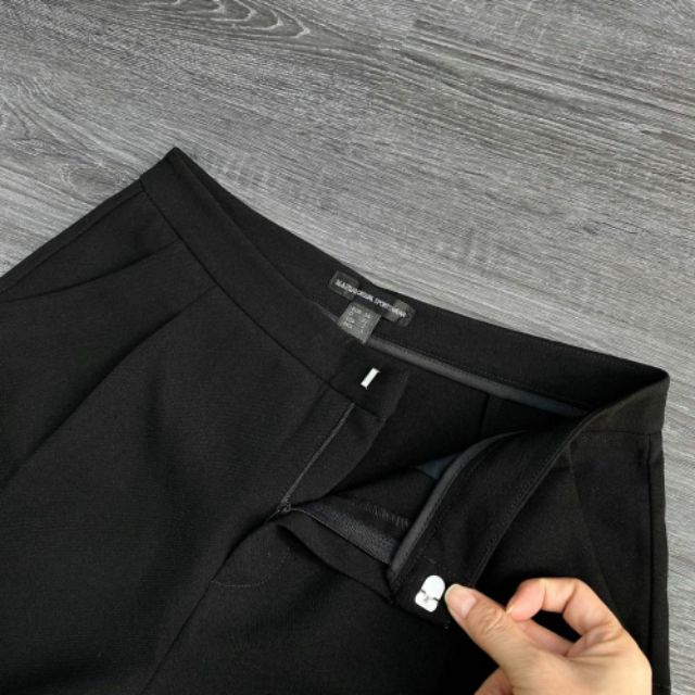 Quần short viền ren