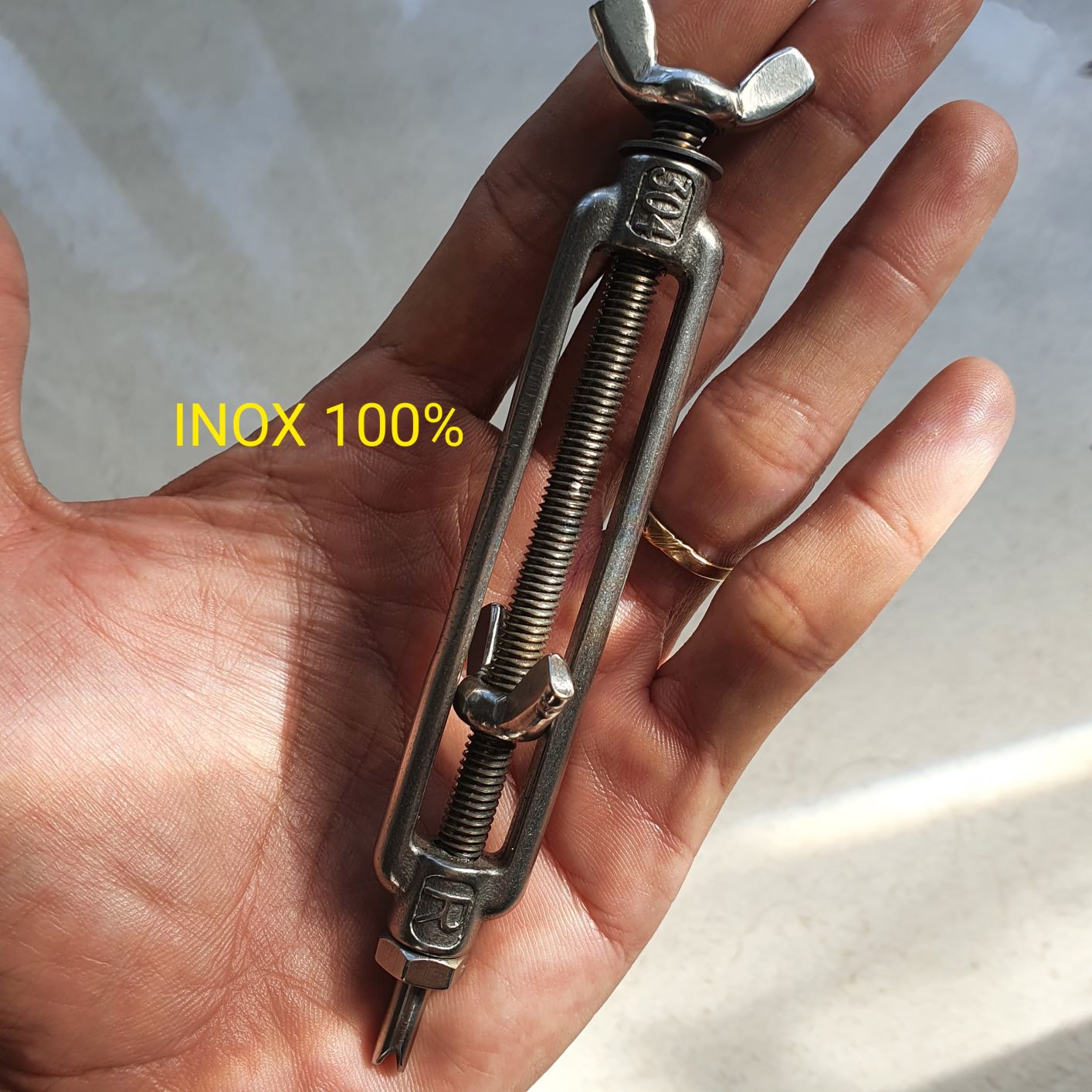 Dụng Cụ Siết Cổ Dê