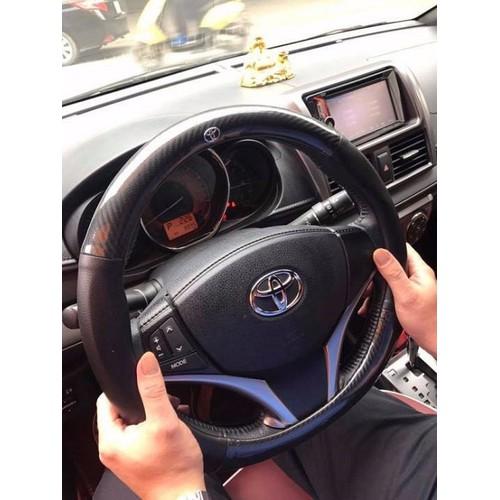 bọc vô lăng carbon xe xpander