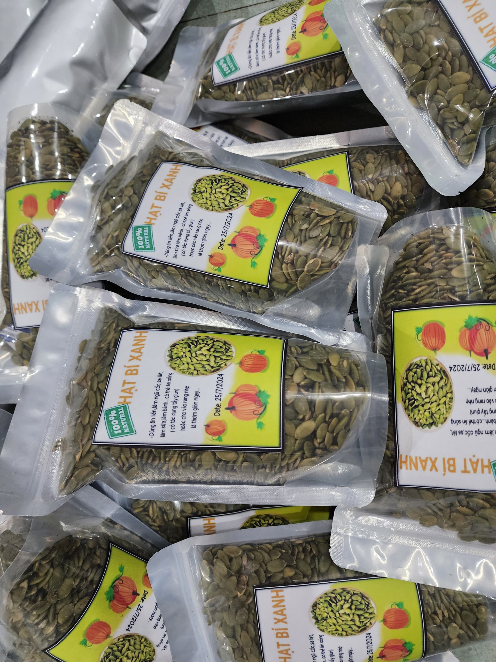 Hạt  bí xanh sống loại ngon cao cấp loai 1--1kg--
