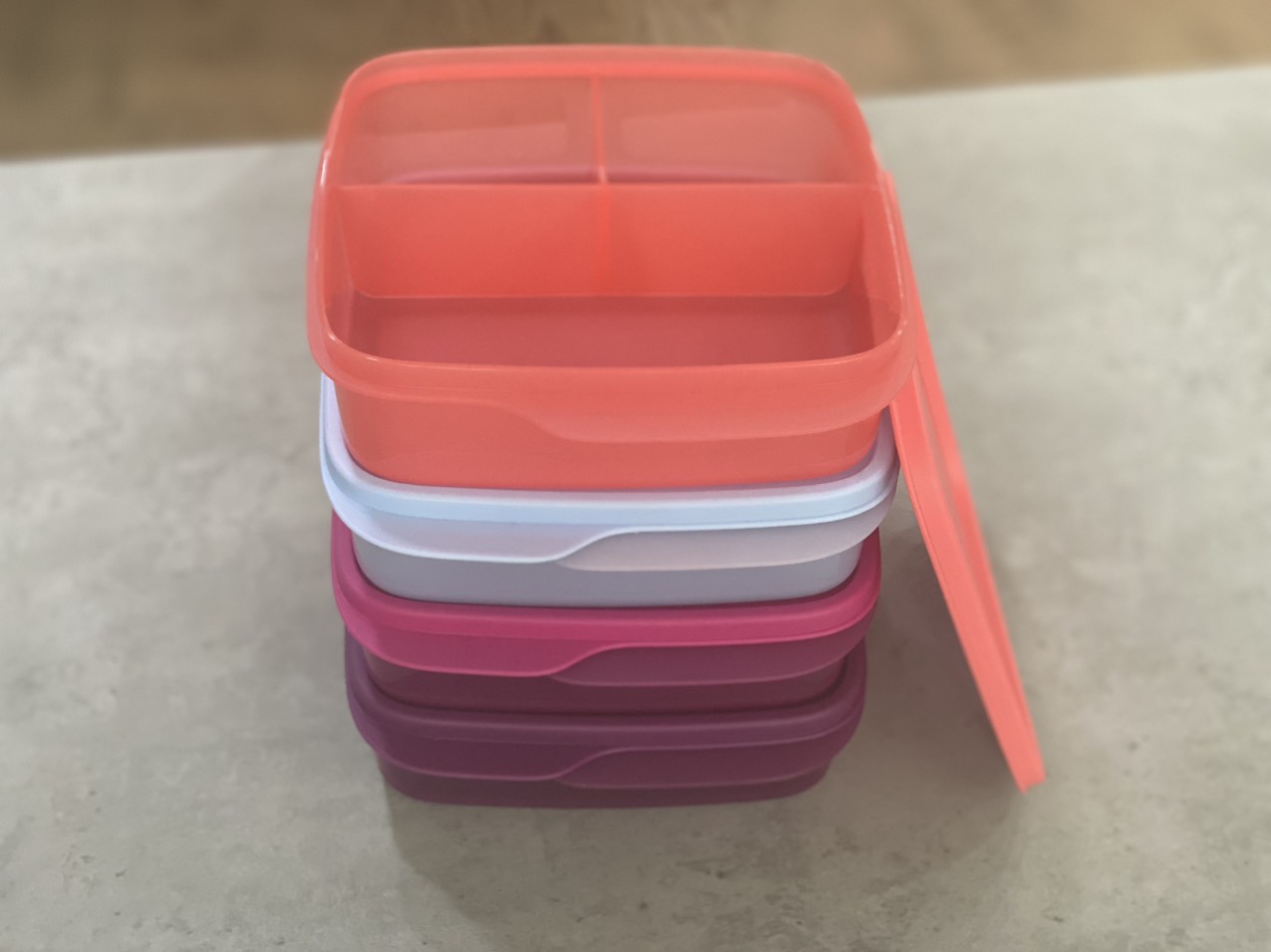 HỘP CƠM TUPPERWARE LOLLY TUP GIÁ/1HỘP