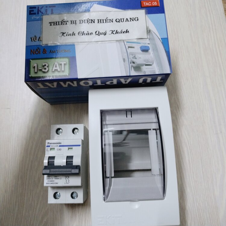 Vỏ tủ điện âm tường 1-3 MCB EKIT