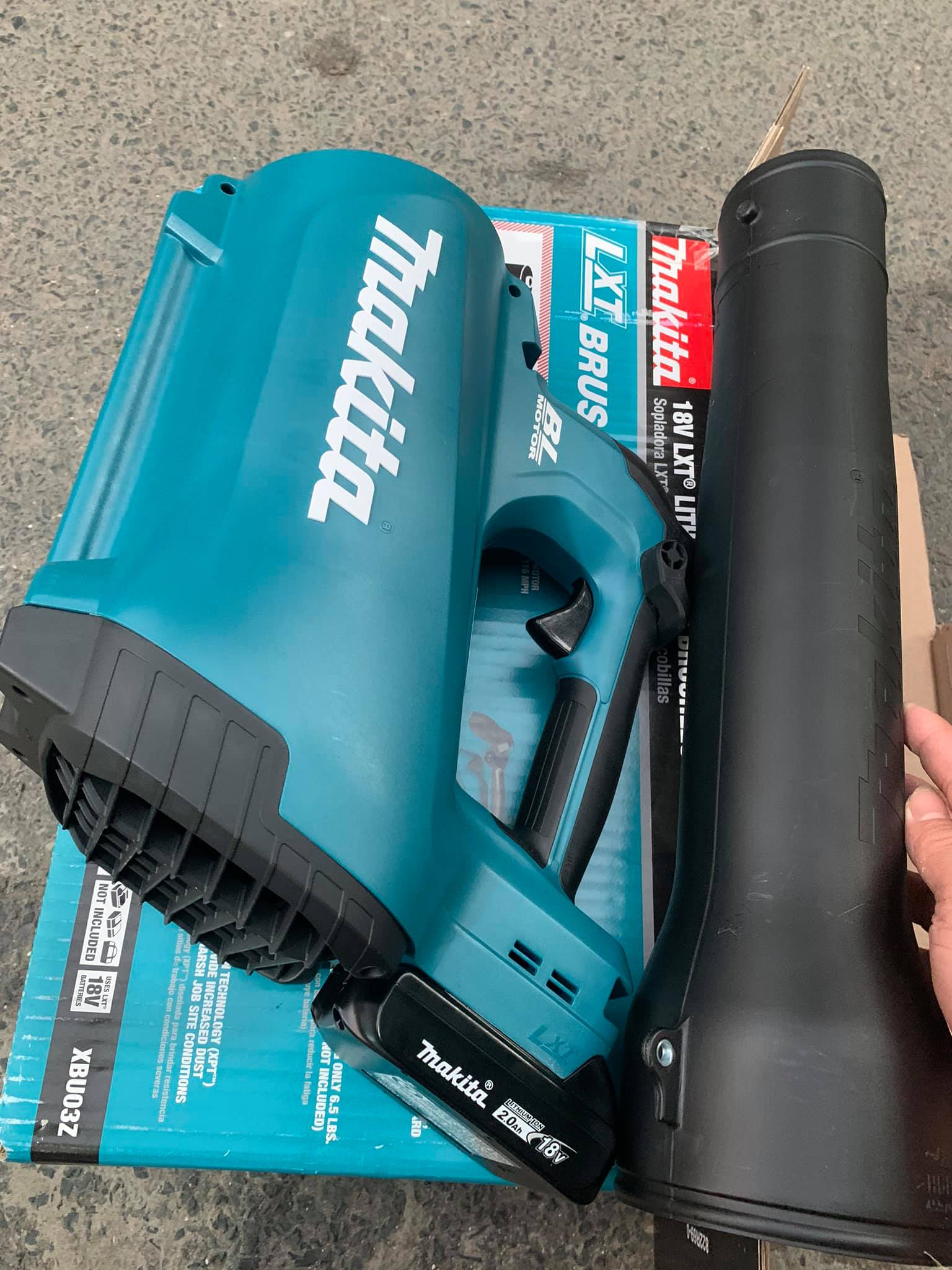 Máy thổi lá makita xbu03