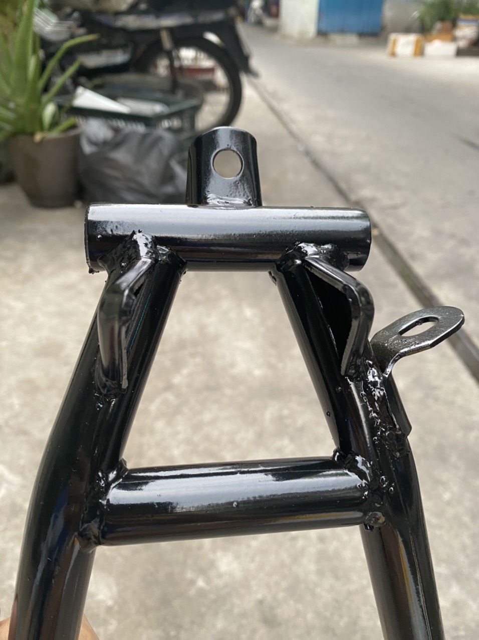 CHÂN CHỐNG ĐỨNG XE DREAM ( 3 MÓN )