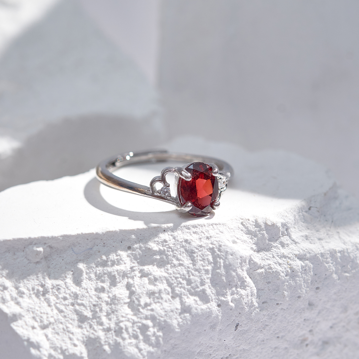 Nhẫn Nữ Đá Garnet Thiên Nhiên Bạc 925