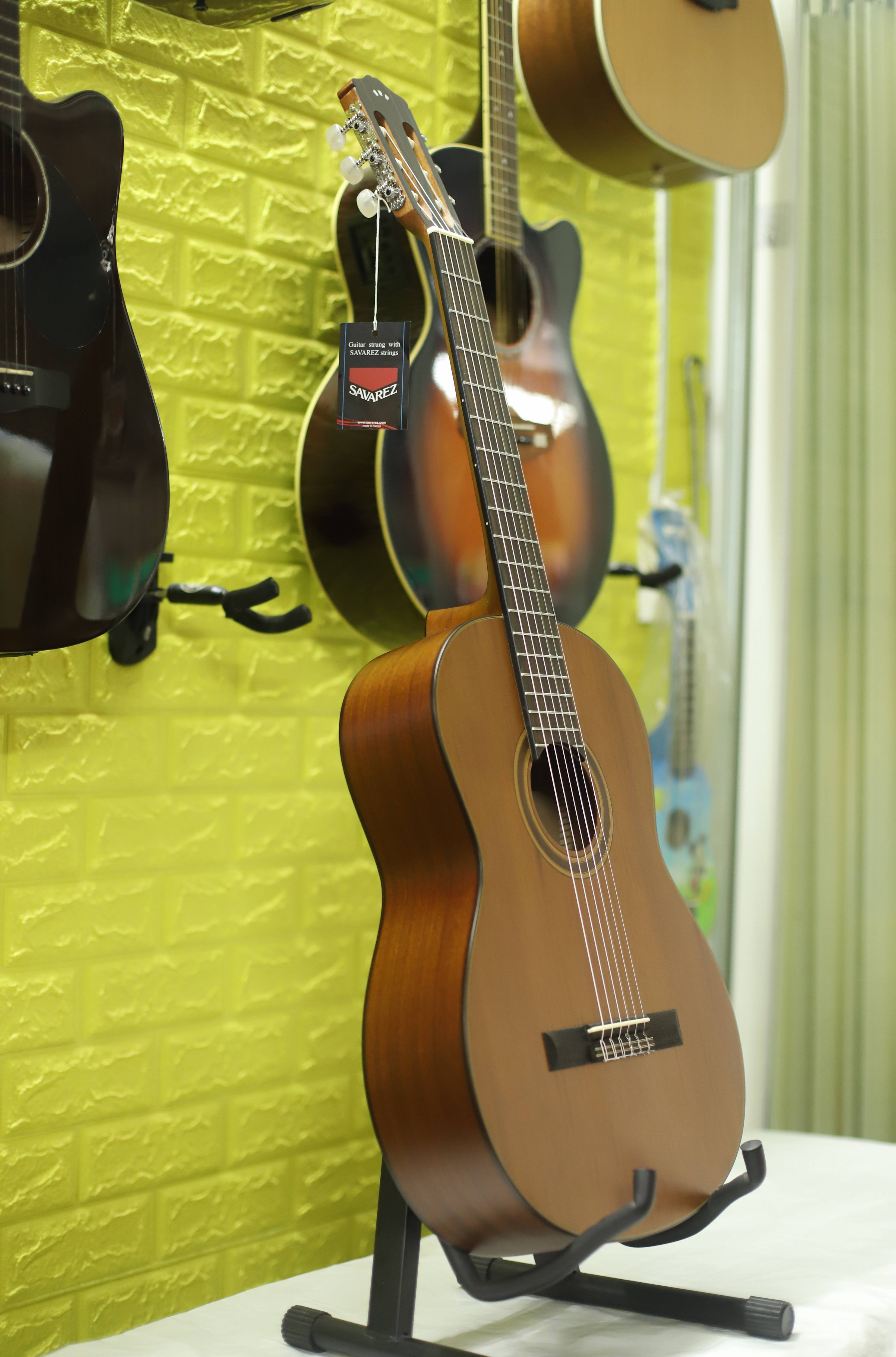 Đàn Guitar Classic Cordoba C3M ( tặng bao + 3 phím + capo )
