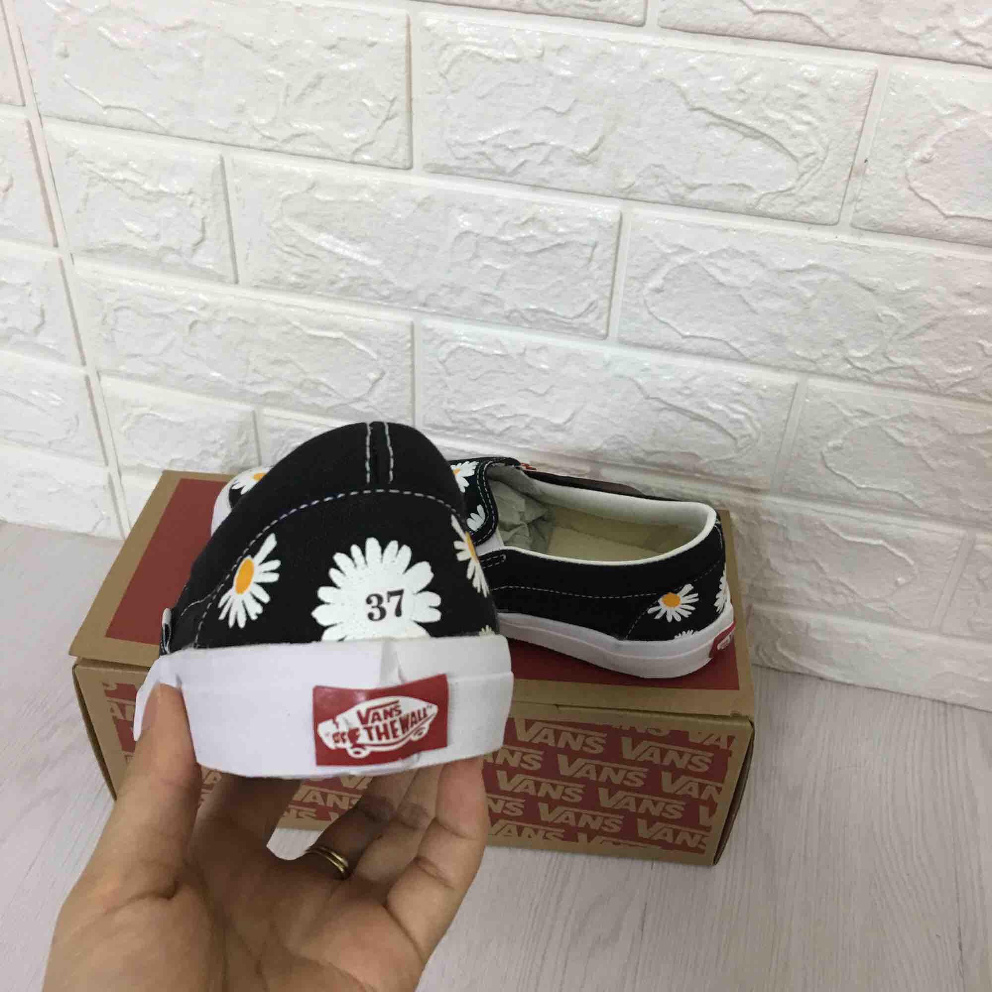 [TẶNG HỘP-SẴN HÀNG] Giày vanz lười slip on Hoa size 36->39