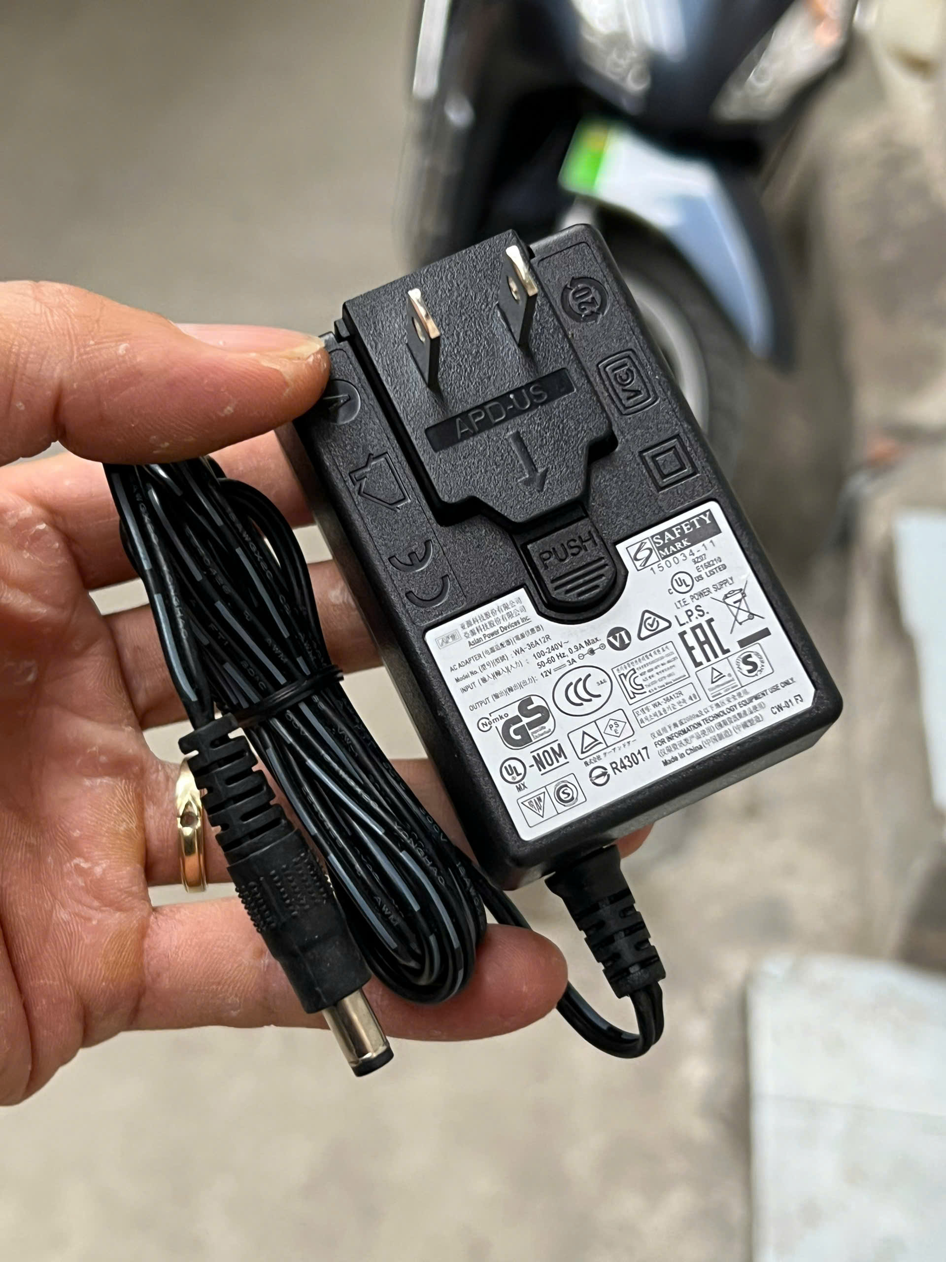 Adapter nguồn 12V 3A chính hãng tháo máy