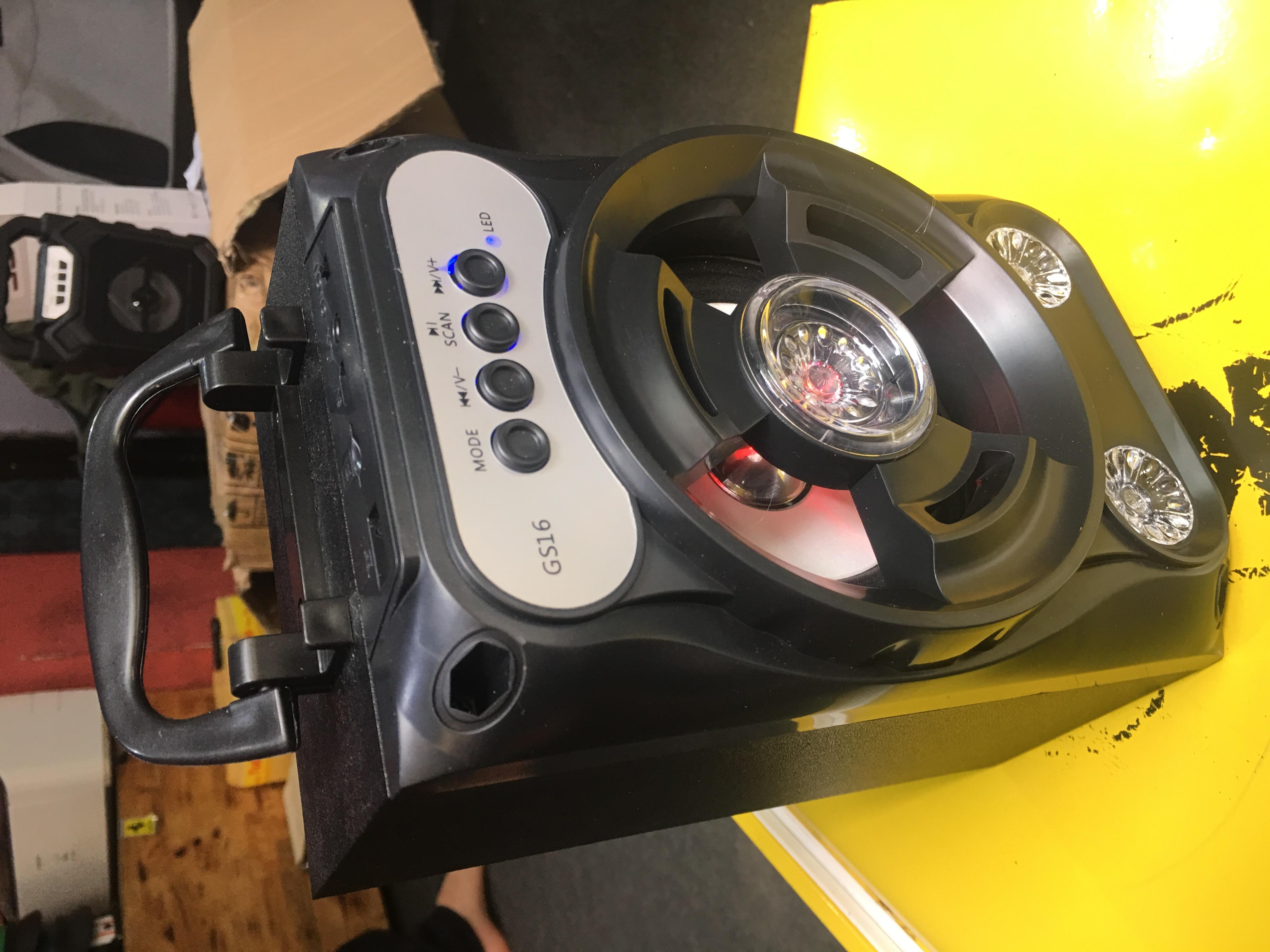 Loa Bluetooth xách tay có led
