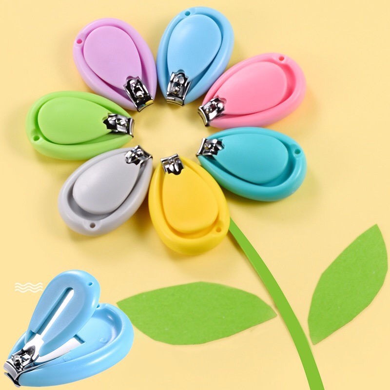 Bấm móng tay tròn dễ thương cho bé