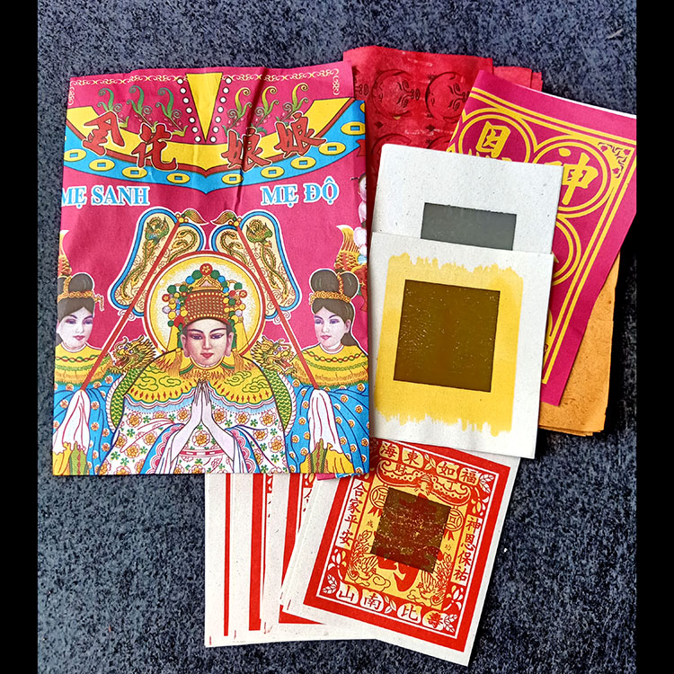 Paper Offering to the Mother of Birth, Worshiping the Midwife