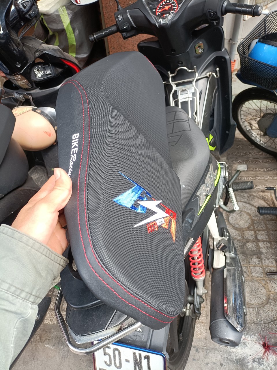 Yên Gọt Mỏng Da Yên Lụa Gắn Exciter 135