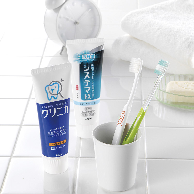 Kem đánh răng Lion Clinica 130g