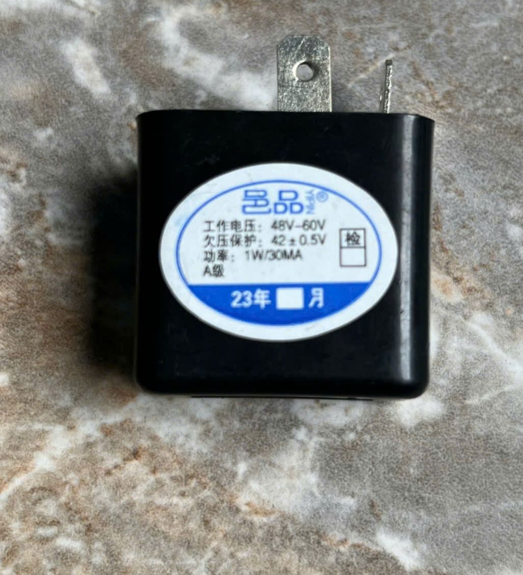 Cục chớp xi nhan xe đạp điện (48V - 60V) dùng cho hầu hết các loại xe đạp điện