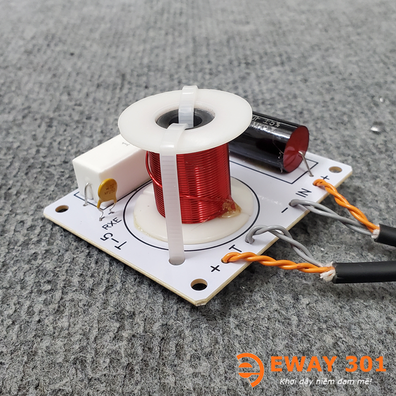 Treble model T5-noise filter circuit for treble speaker