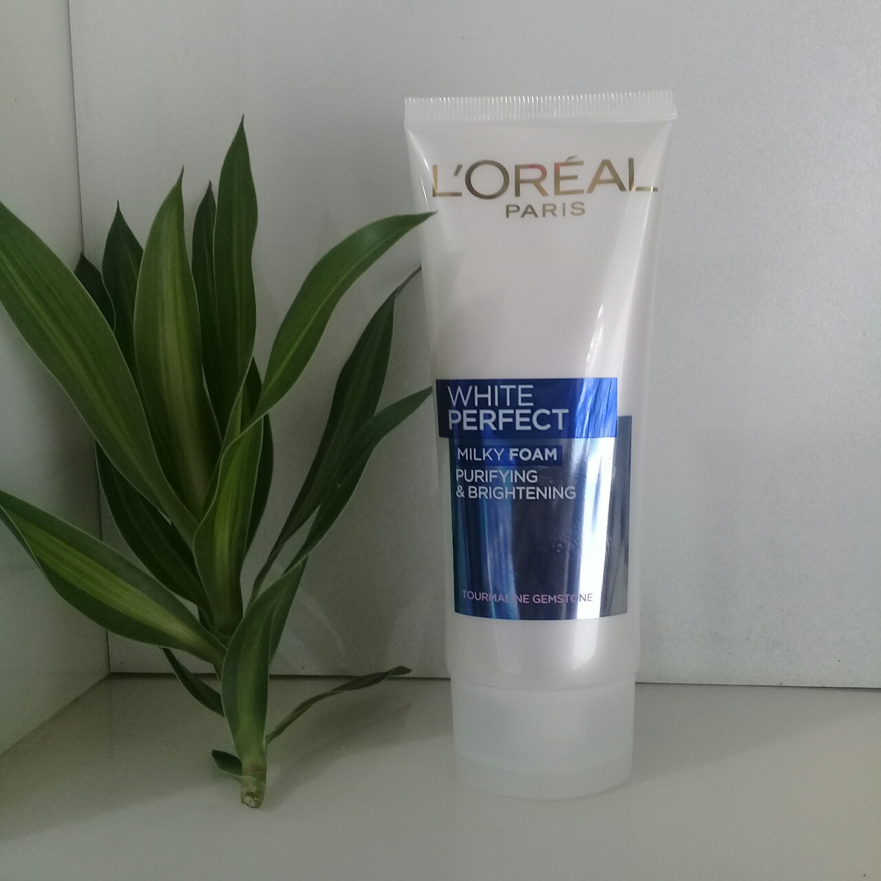 Sửa rửa mặt L'Oreal White Perfect 100ml