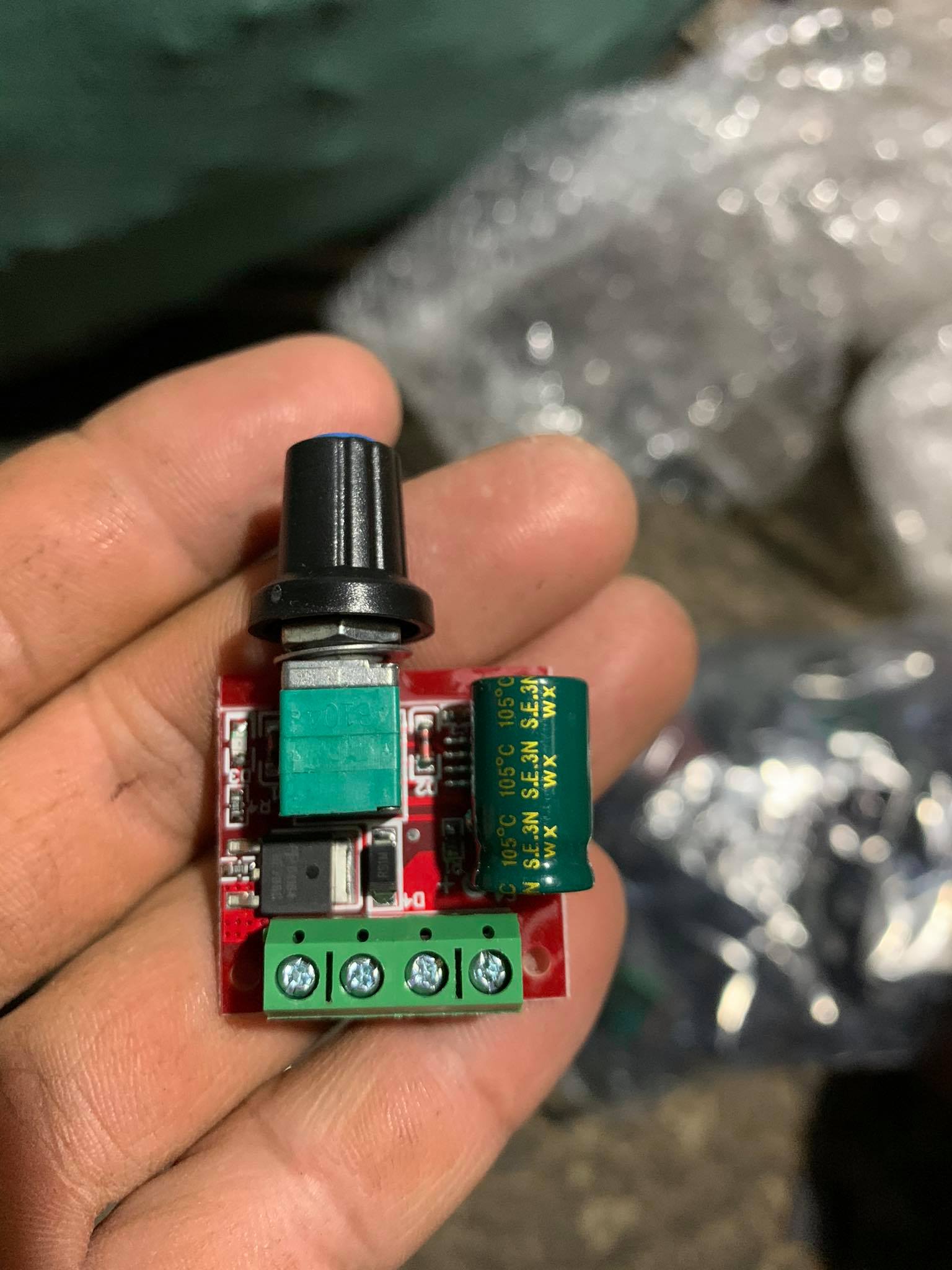 Mạch điều tốc động cơ mini 4.5v-35v 5a/90w 20khz led pwm dc-dc
