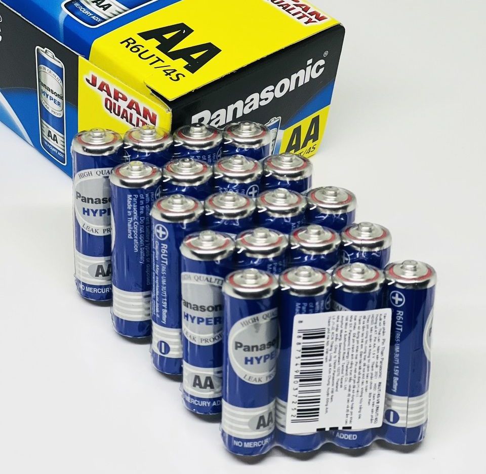 Pin AA Panasonic tiểu xanh vỉ 4 viên R6UT/4S chính hãng