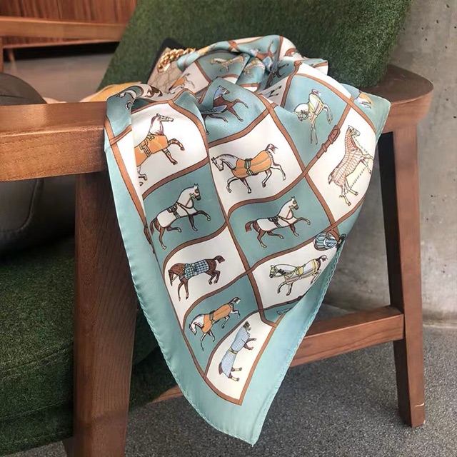 [HCM]Khăn lụa vuông hoạ tiết con ngựa size 70*70cm