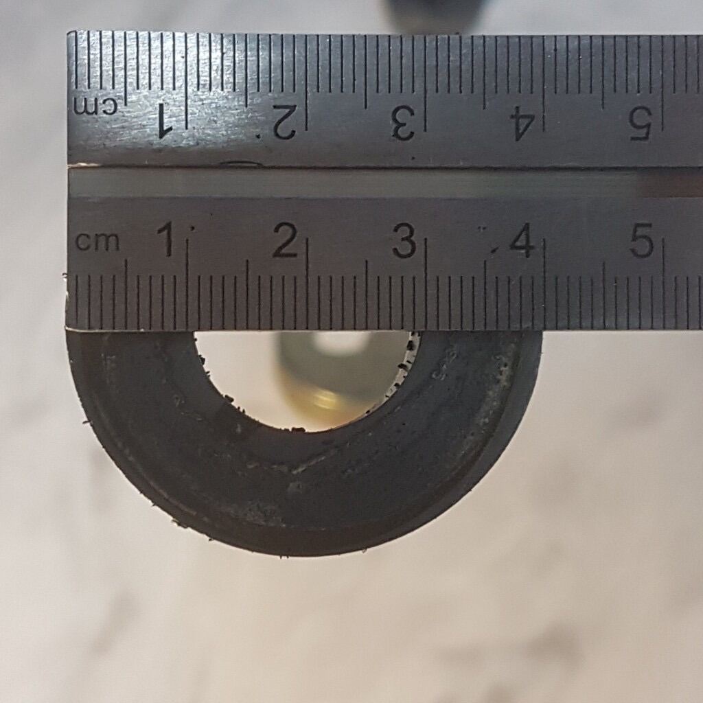 Nam Châm Đen 40x10mm lỗ tròn 19