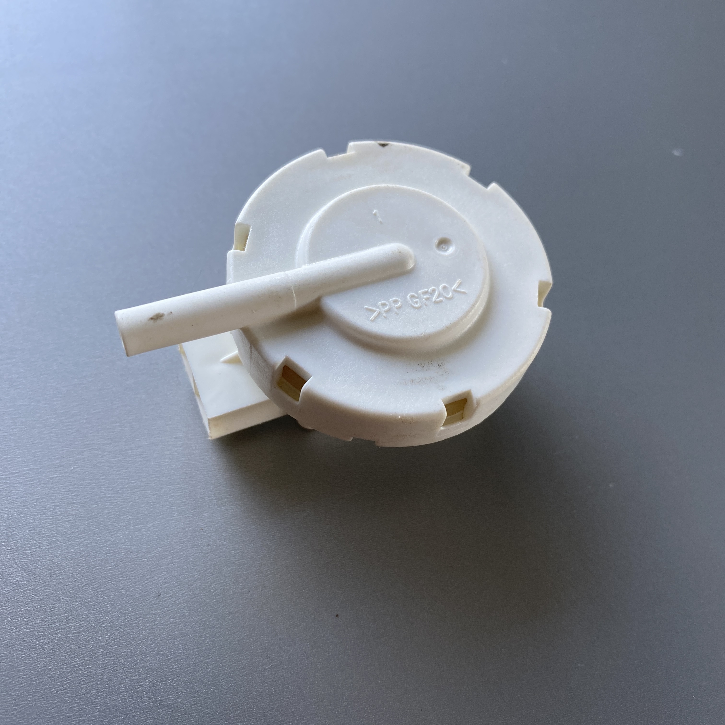 Phao / cảm biến mực nước máy giặt Sharp lồng đứng ( hãng tháo máy )