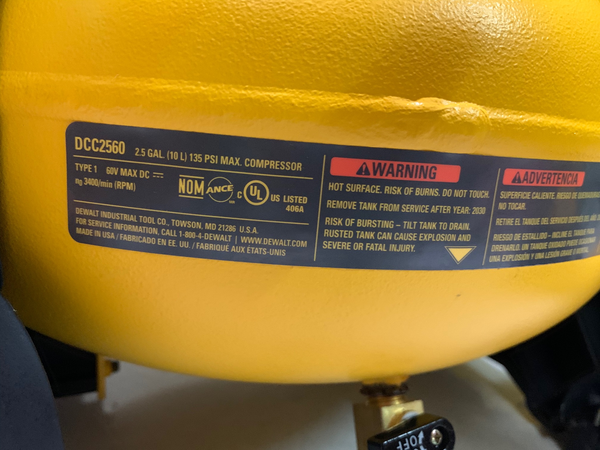 [HCM]Máy bơm hơi Dewalt DCC2560 USA
