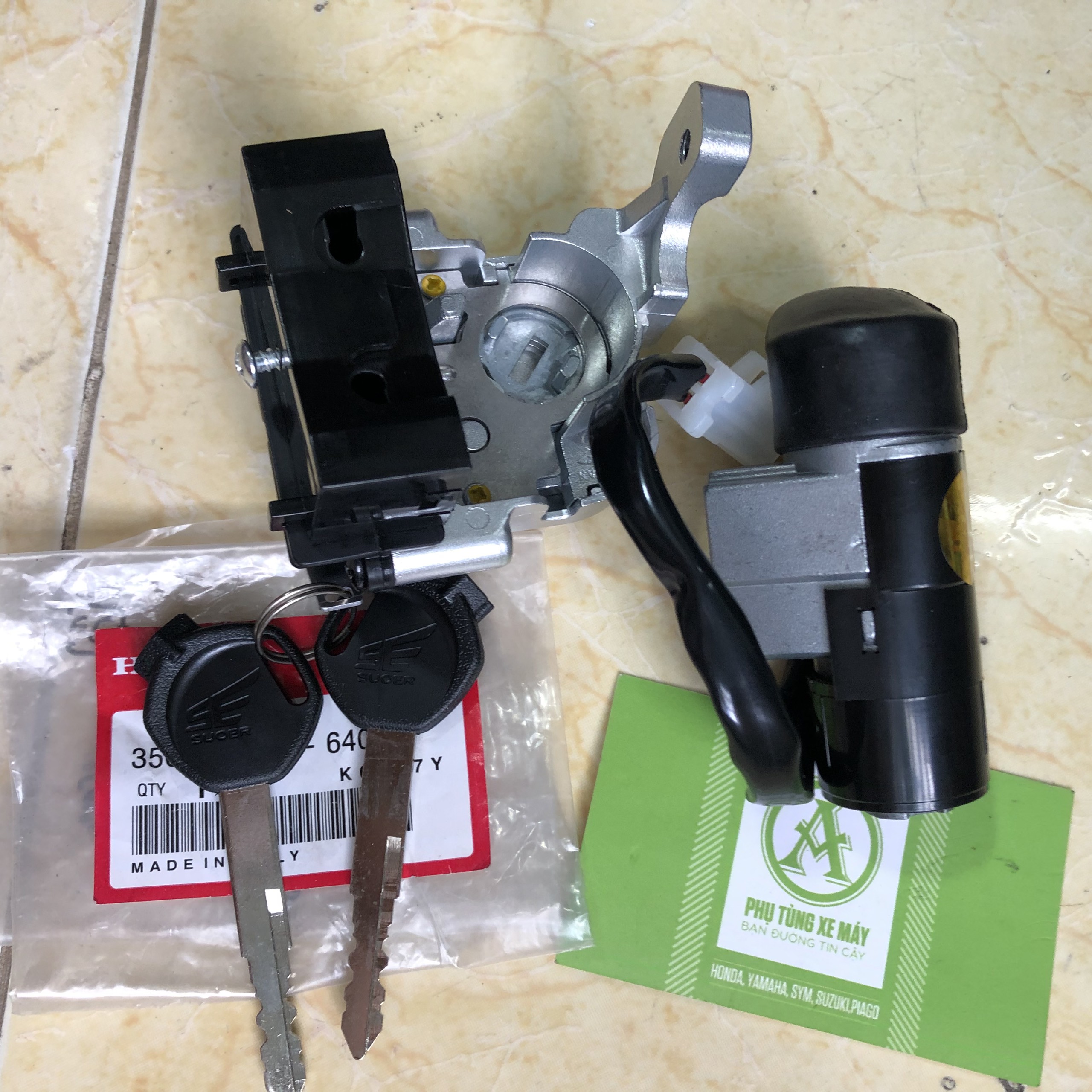 Bộ ổ khóa xe máy Air Blade đời đầu 2 cạnh