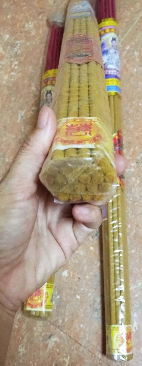 1 bó nhang đũa Vương Kim Thành