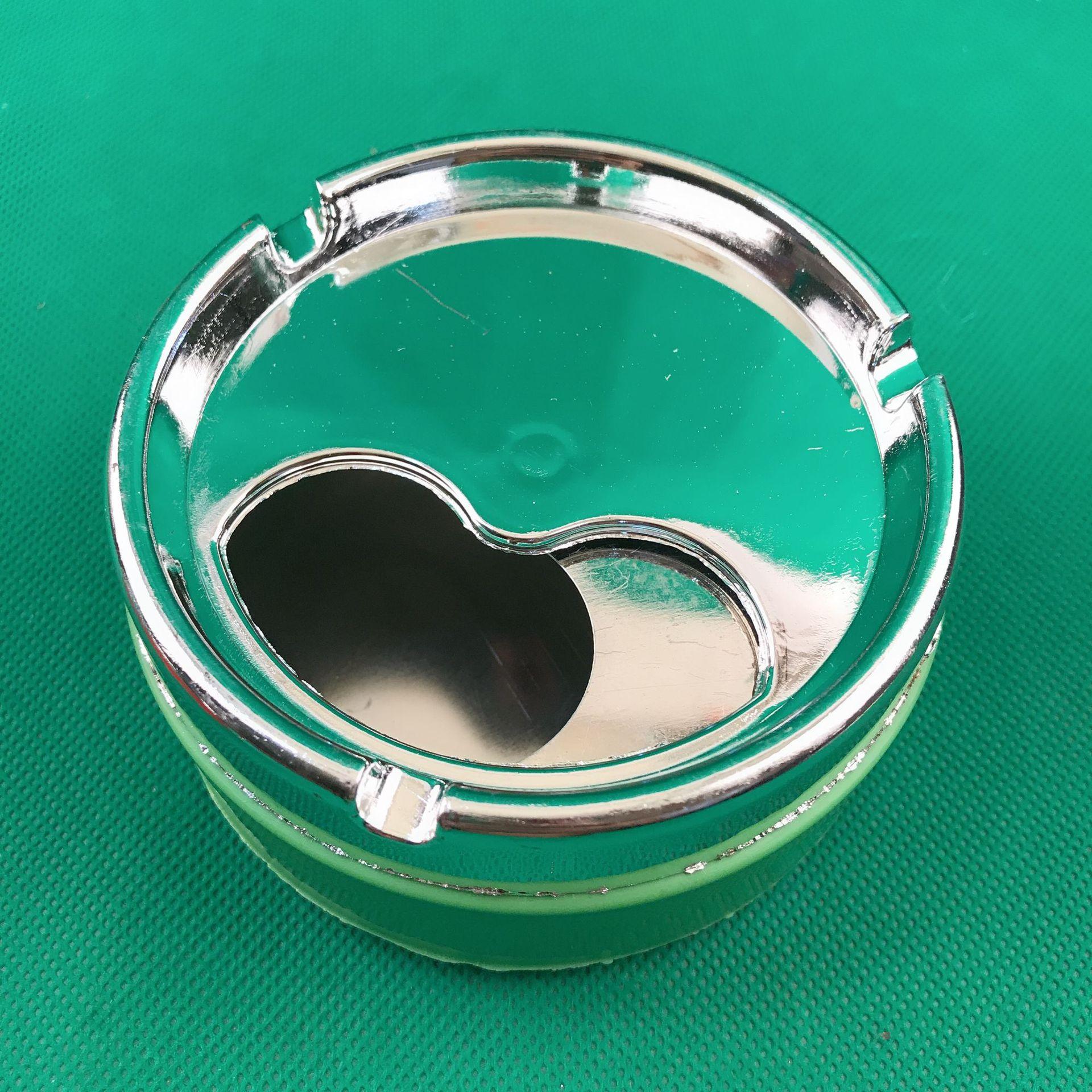 Gạt tàn thuốc nắp xoay