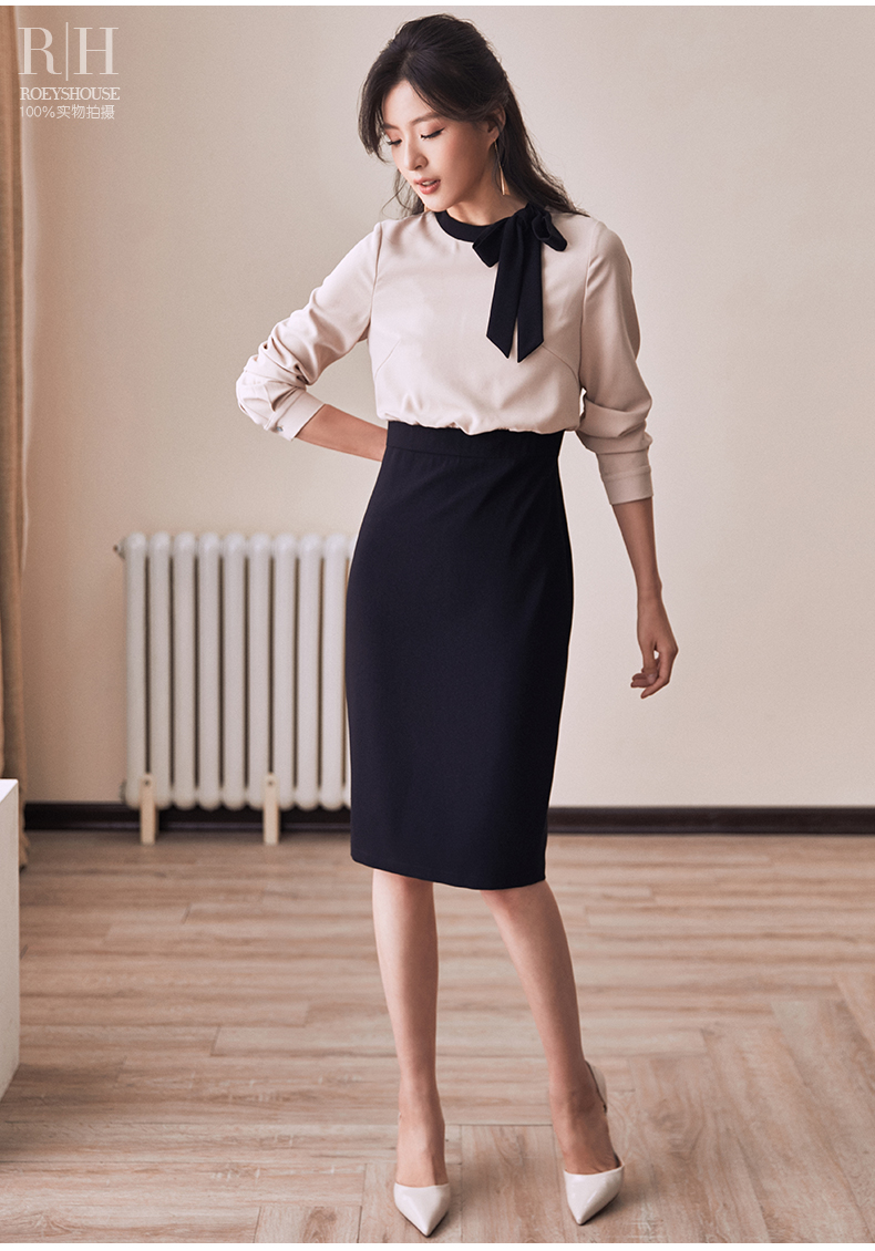 Đầm liền chân váy đen trên trắng cổ cột nơ đen
