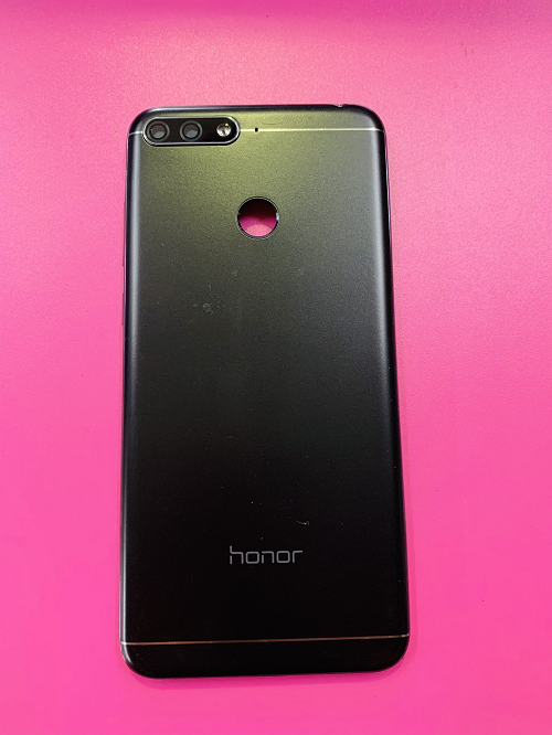 Lưng huawei y6 prime 2018 có vân tay