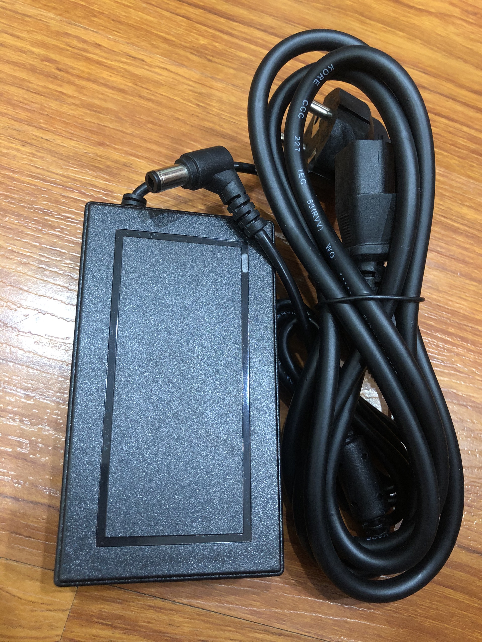 DC 16v 2.4A dây nguồn cho đàn yamaha PSR-S950