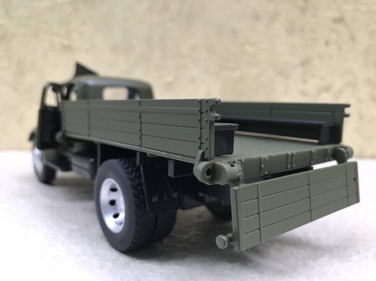 Mô hình xe Quân sự Zil 150 (CA-10) 1:32