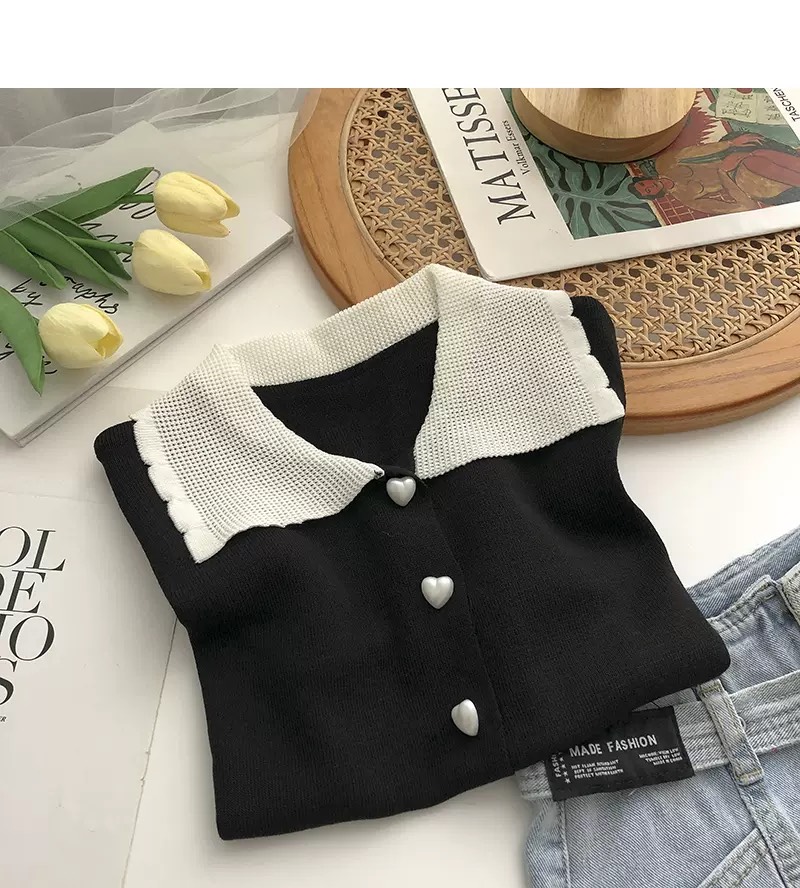 Áo len polo croptop cổ viền vuông cúc tim tay ngắn