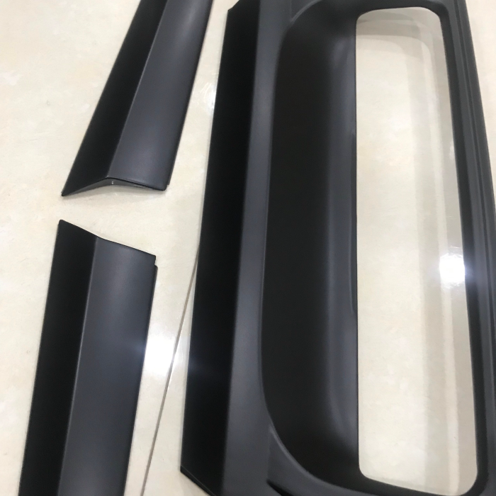 Bộ ốp  hõm cốp đen xe Isuzu Dmax