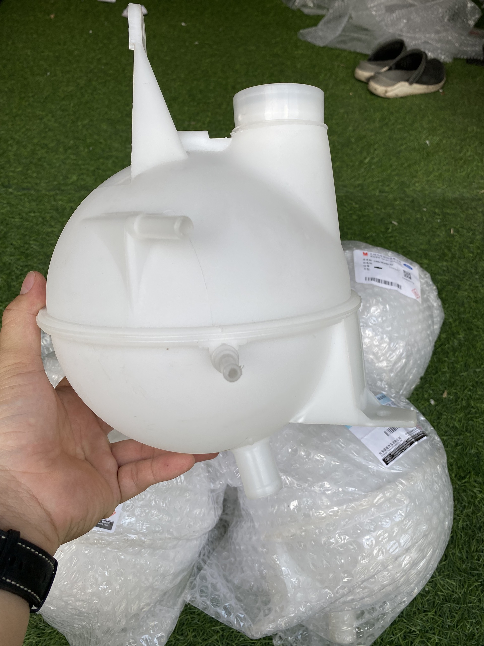 BÌNH NƯỚC PHỤ FORD TRANSIT