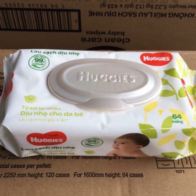 Khăn giấy ướt Huggies 400gr ( 64 miếng )