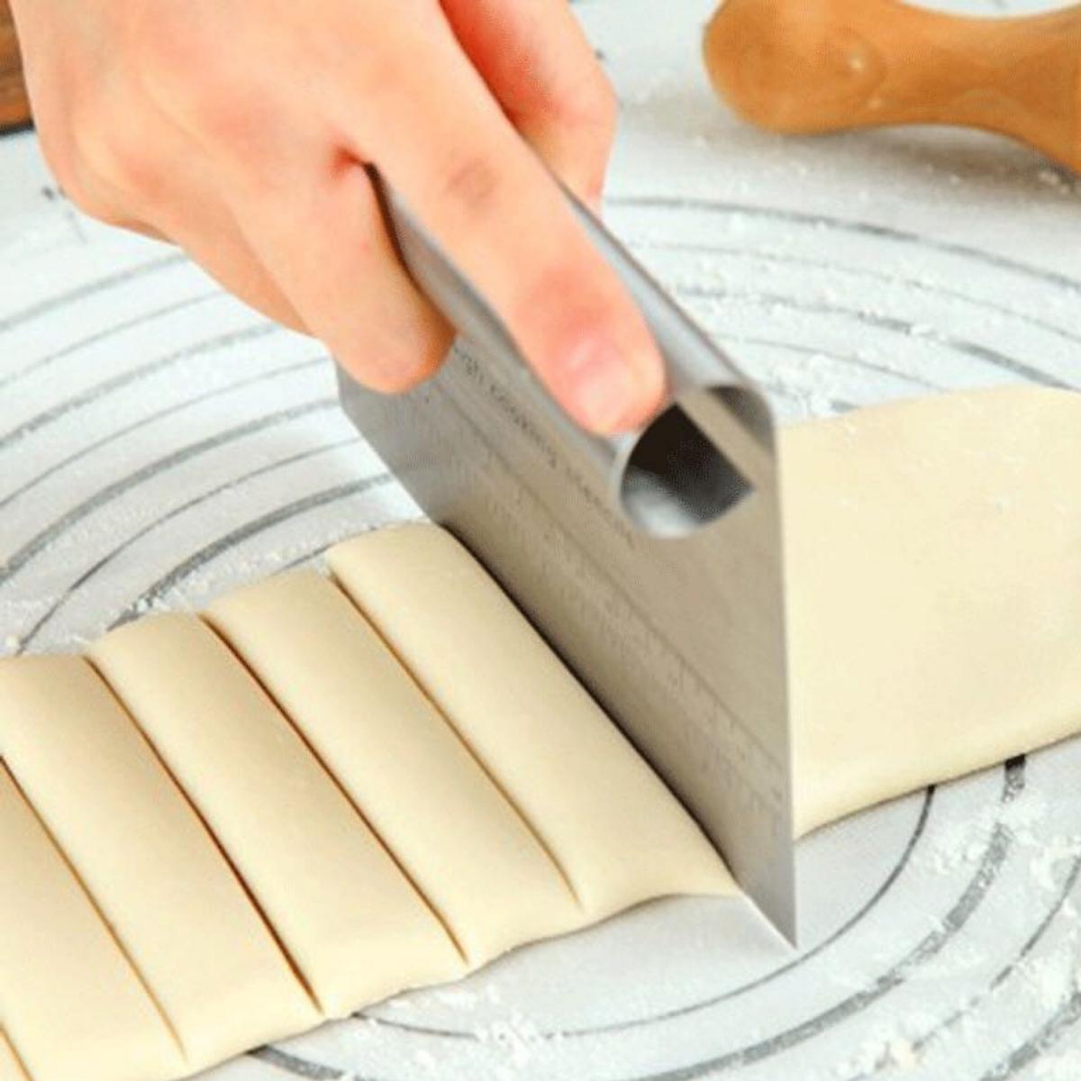 Dụng Cụ Cắt Vét Bột Cutlery-Pro 150X115Mm