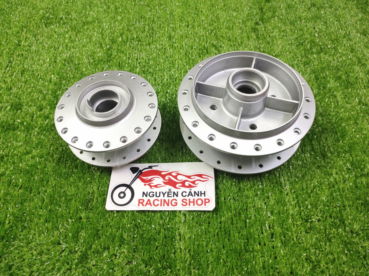 đùm xe exciter 135 màu bạc 1 cặp