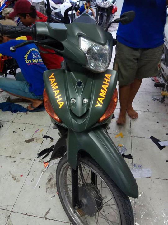 Sơn xịt Samurai màu xanh 142