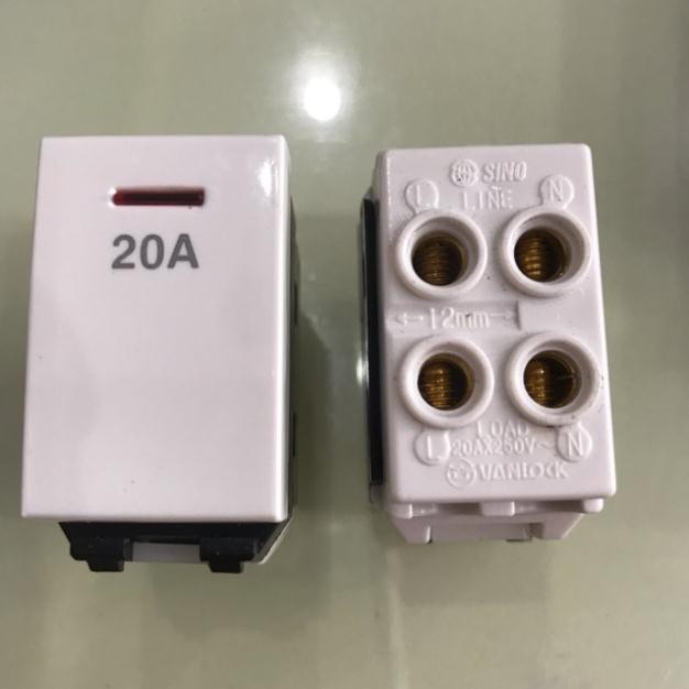 Công tắc 20a bình nóng lạnh s18cc sino